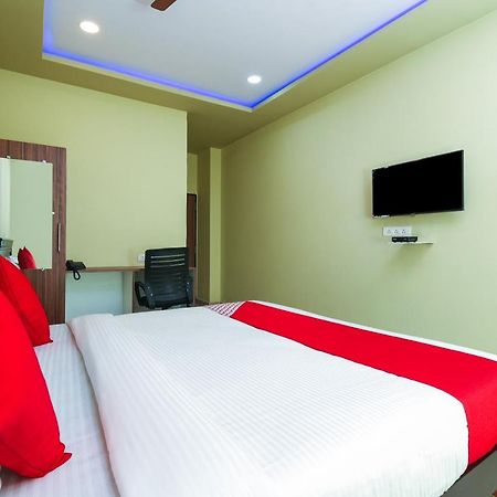 Oyo 27902 Center Point The Hotel Visakhapatnam Extérieur photo