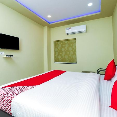 Oyo 27902 Center Point The Hotel Visakhapatnam Extérieur photo