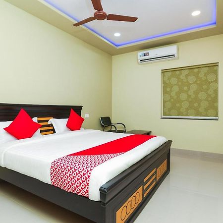 Oyo 27902 Center Point The Hotel Visakhapatnam Extérieur photo